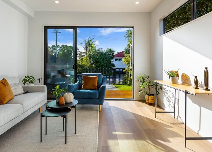  at 3/12 Fraser Road, Narrow Neck, Auckland