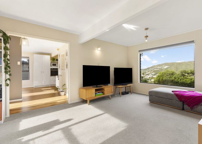  at 85 Percy Dyett Drive, Karori, Wellington
