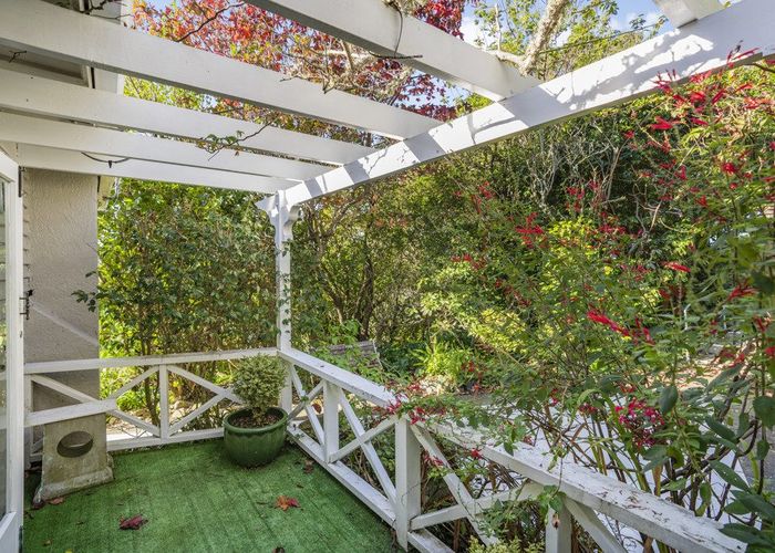  at 12 Dunedin Terrace, Melrose, Wellington