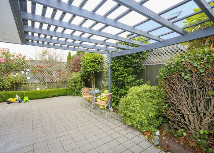  at 2/138 Memorial Avenue, Burnside, Christchurch