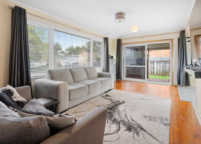  at 32 Chatsworth Crescent, Pakuranga Heights, Manukau City, Auckland