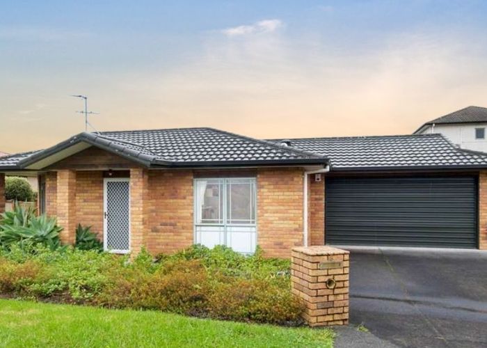  at 8 Ryehill Close, New Lynn, Auckland