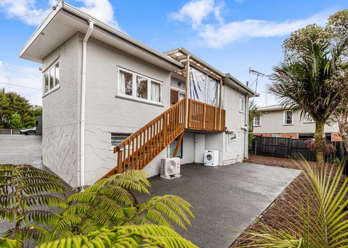  at 1/27 Withers Road, Glen Eden, Auckland