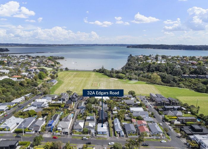  at 32 Edgars Road, Westmere, Auckland