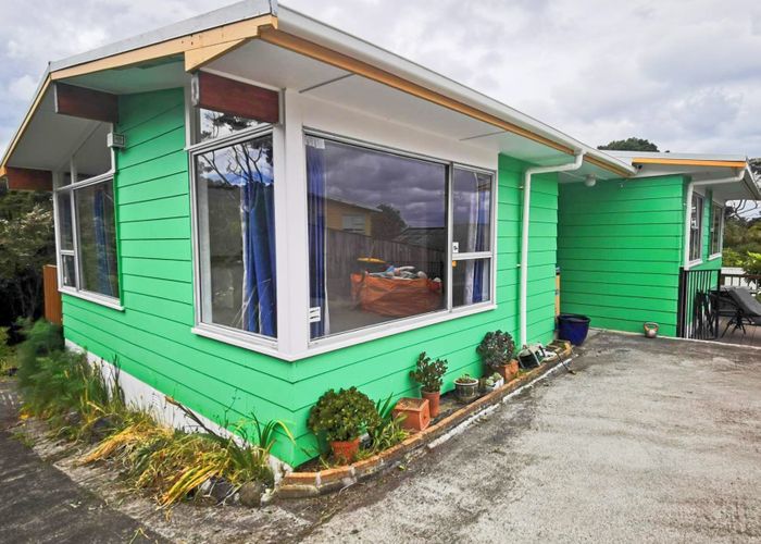 at 38 Easton Park Parade, Glenfield, Auckland