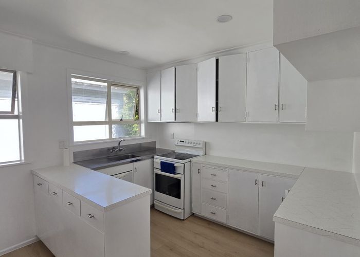  at 2/1 Rahiri Road, Mount Eden, Auckland City, Auckland