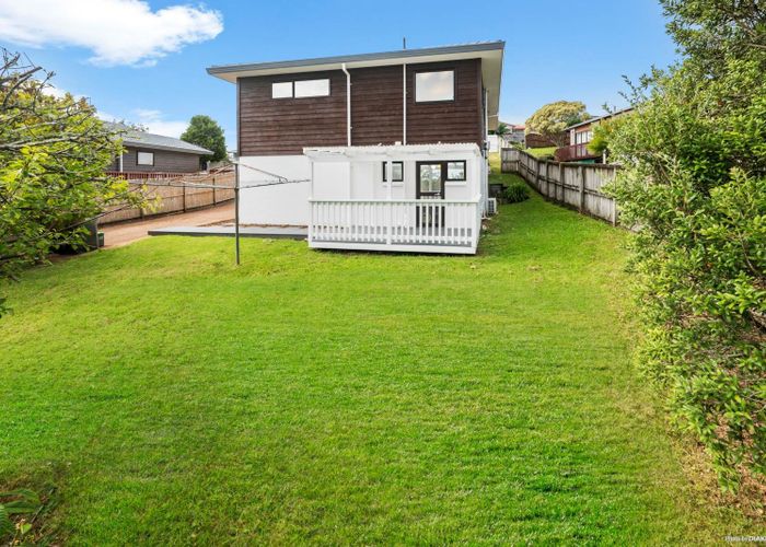  at 90 Seaview Road, Glenfield, Auckland