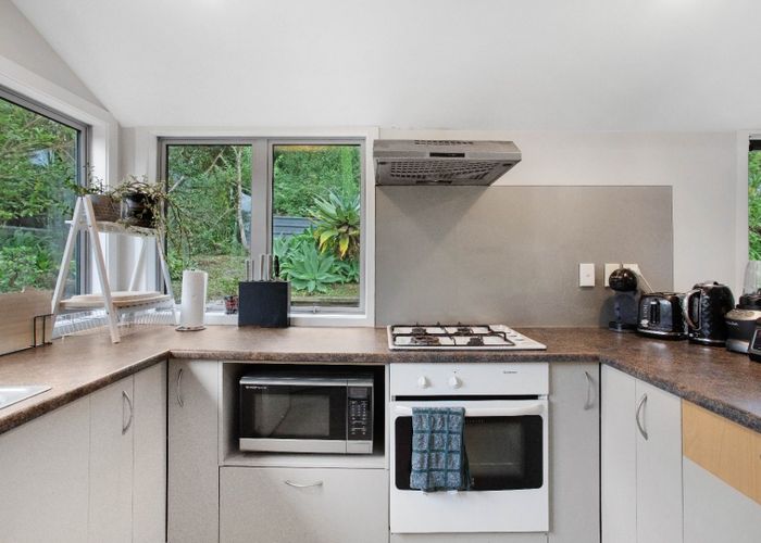  at 2/11 Limmer Place, Browns Bay, North Shore City, Auckland