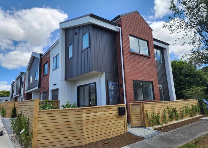  at 32 Yeovil Street, Te Atatu Peninsula, Waitakere City, Auckland