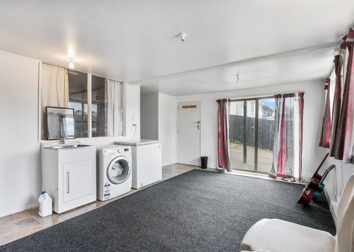  at 25 Lancaster Road, Beach Haven, North Shore City, Auckland