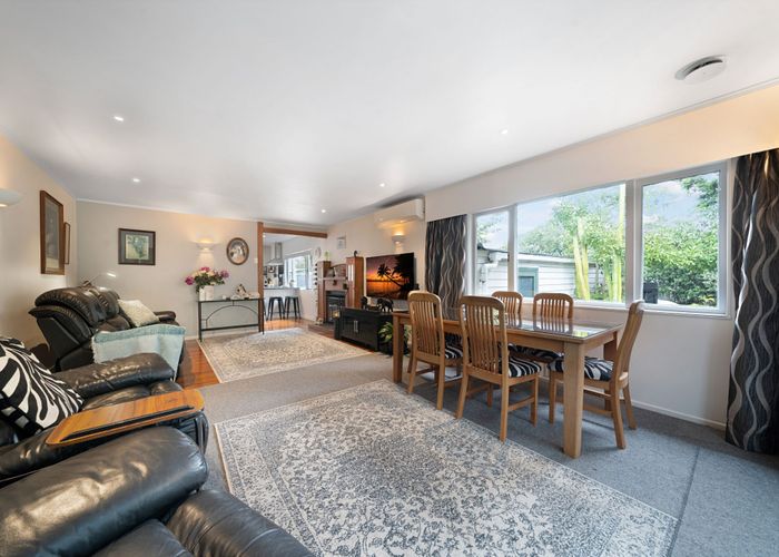  at 2 Riserra Drive, Ranui, Waitakere City, Auckland