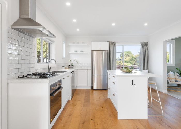  at 27 Isadore Road, Saint Clair, Dunedin