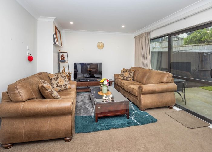  at 2/33 Cowley Drive, Temple View, Hamilton, Waikato