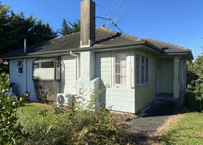  at 11 Gifford Avenue, Mount Roskill, Auckland City, Auckland