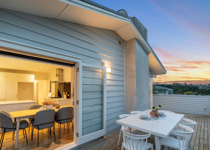  at 11 Woodside Avenue, Northcote, North Shore City, Auckland