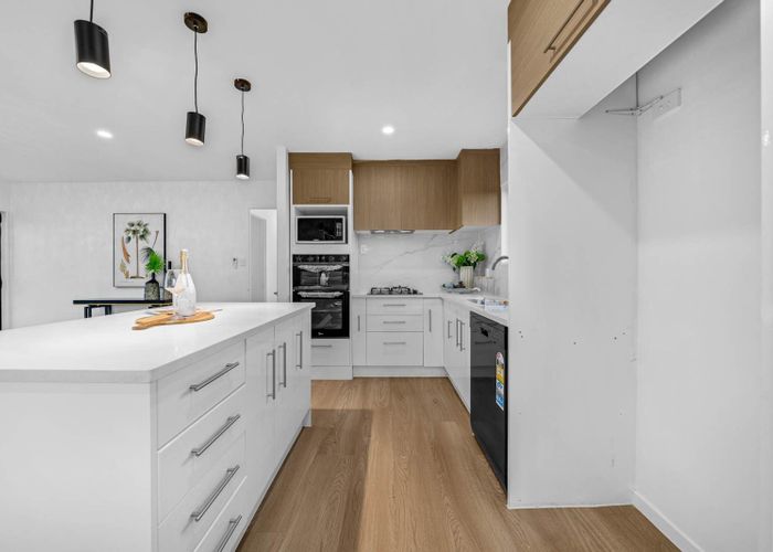  at 28 Madigan Place, Glendene, Waitakere City, Auckland