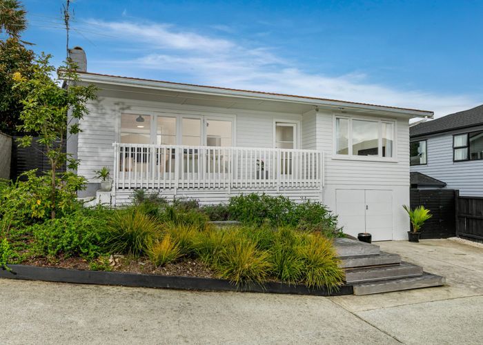  at 21 Lyttelton Avenue, Forrest Hill, North Shore City