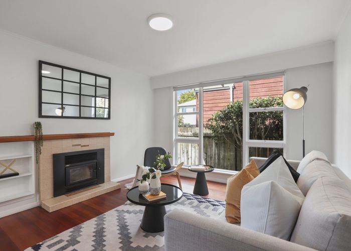  at 2/28 Holly Street, Avondale, Auckland