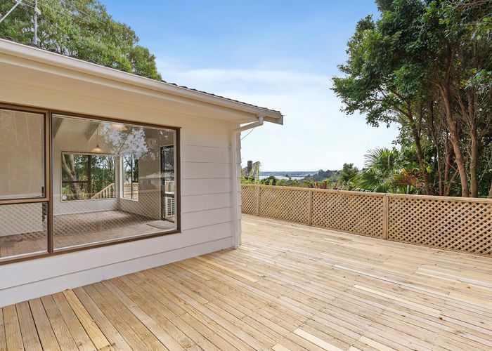  at 2/1A RADIATA LANE, Chatswood, Auckland