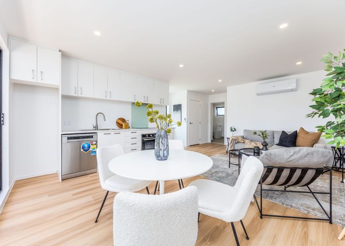  at 52 Lauderdale Road, Birkdale, North Shore City, Auckland