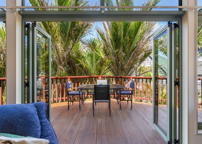 at 2/32 Park Road, Glenfield, Auckland