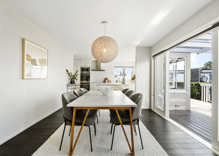 at 81a Sylvan Avenue, Northcote, North Shore City, Auckland