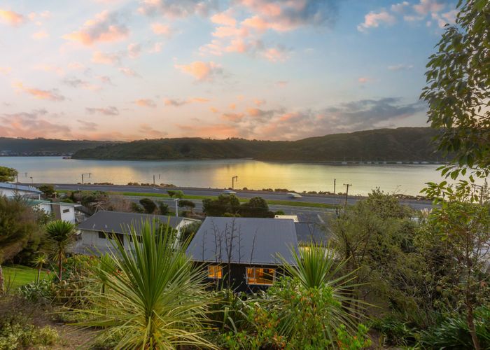  at 32 Papakowhai Road, Papakowhai, Porirua