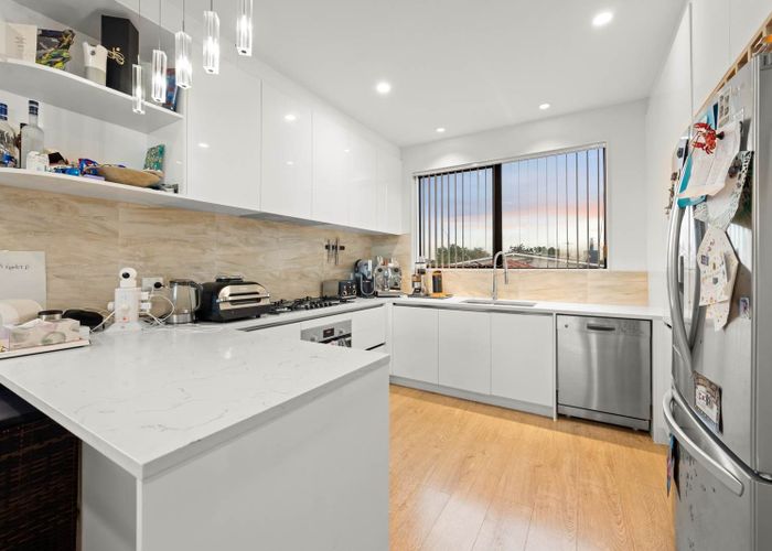  at 6B Tiroroa Avenue, Te Atatu South, Waitakere City, Auckland