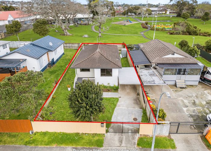  at 2/14 Norrie Smith Avenue, Flat Bush, Auckland