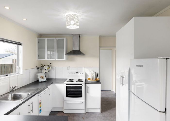  at 12 Beadle Place, St Andrews, Hamilton