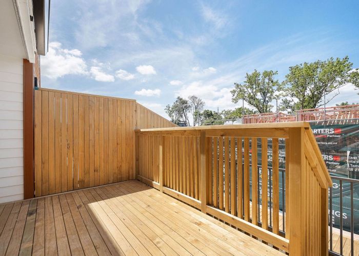  at 11/145 Albany Hway, Glenfield, North Shore City, Auckland