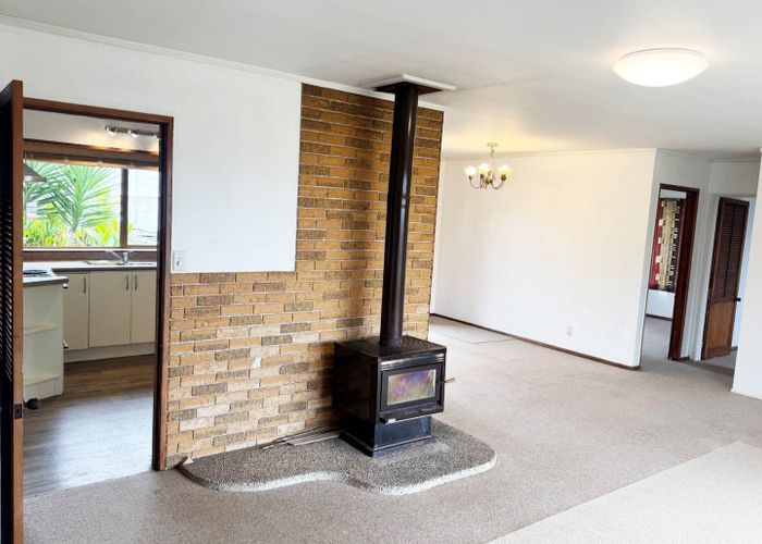  at 19 Spur Road, Silverdale, Rodney, Auckland