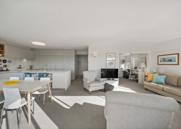  at 4/10 Tagalad Road, Mission Bay, Auckland