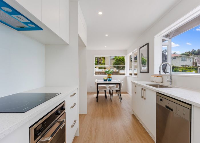  at 21 Compton Street, Hillcrest, North Shore City, Auckland