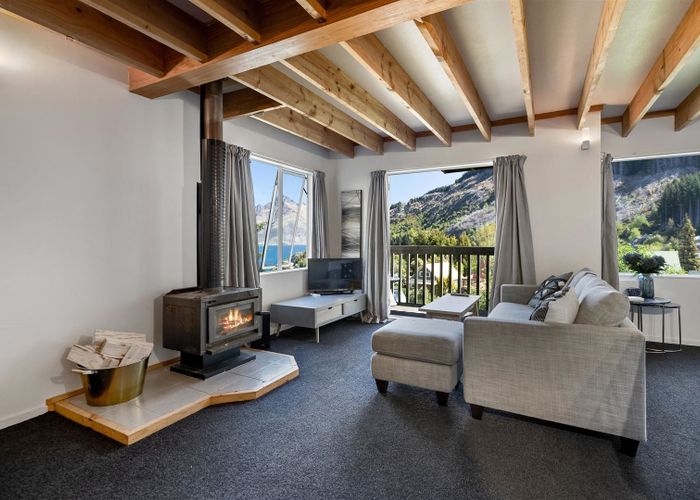  at 18B Mackinnon Terrace, Sunshine Bay, Queenstown