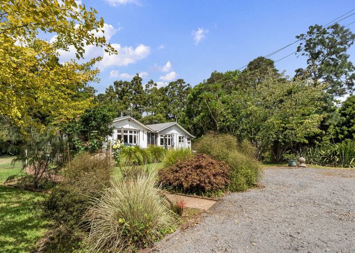  at 9 Taupaki Road, Henderson