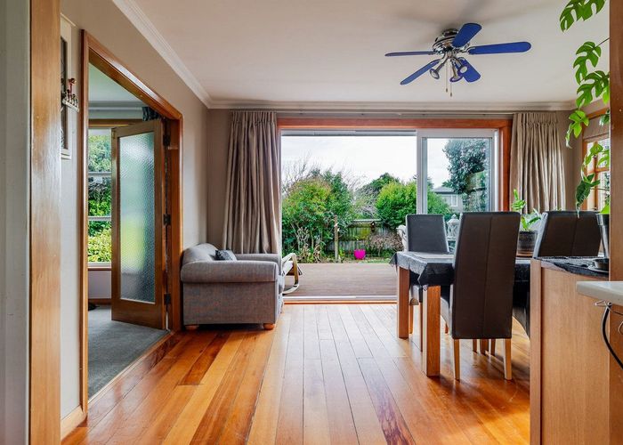  at 27 Sheffield Street, Awapuni, Palmerston North, Manawatu / Whanganui