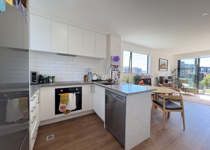  at 9E Playfair Road, Mount Roskill, Auckland