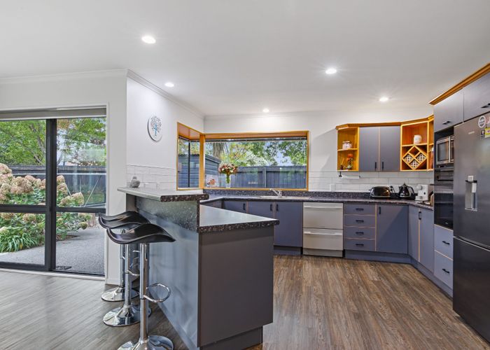  at 24 Eders Road, Woodend, Woodend