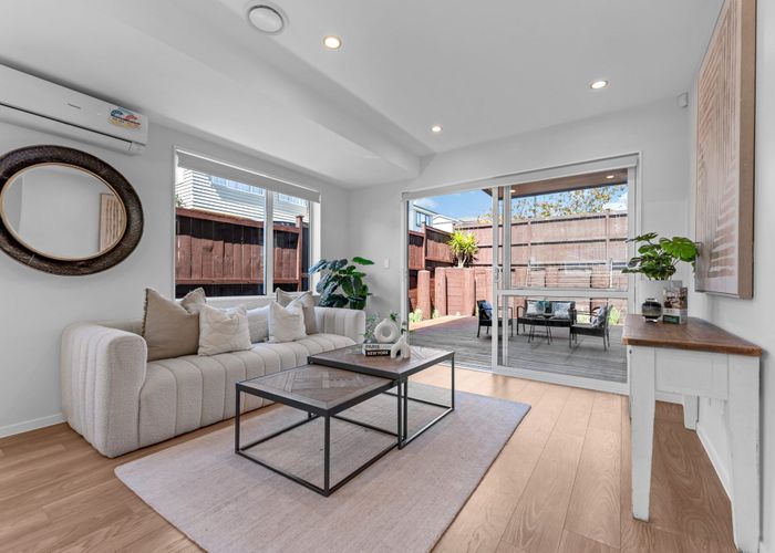 at 16 Fishwicke Lane, Albany, Auckland