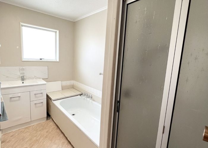  at 16 Ansonby Street, Russley, Christchurch City, Canterbury