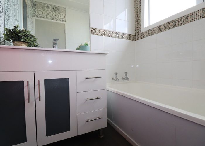 at 19 Lake Road, Longbush, Invercargill