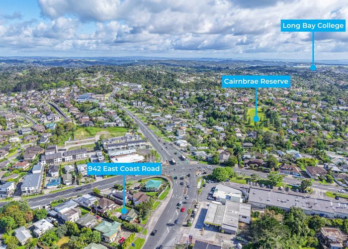  at 942 East Coast Road, Northcross, North Shore City, Auckland