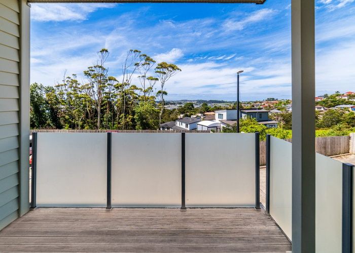  at 11/147 Albany Highway, Unsworth Heights, Auckland