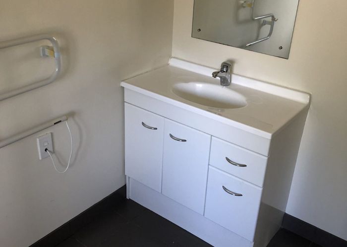  at 3J/9 The Avenue, Albany, North Shore City, Auckland