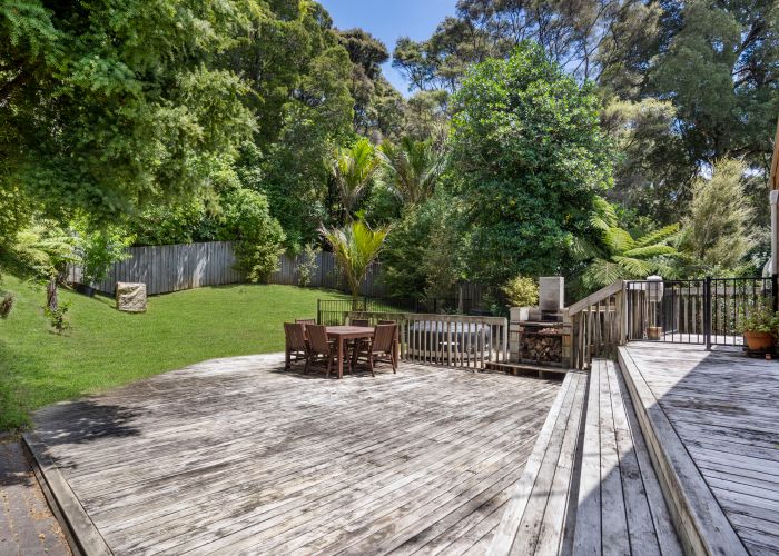  at 6 Dee Place, Torbay, Auckland