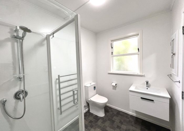  at 11A Oswald Crescent, Paparangi, Wellington