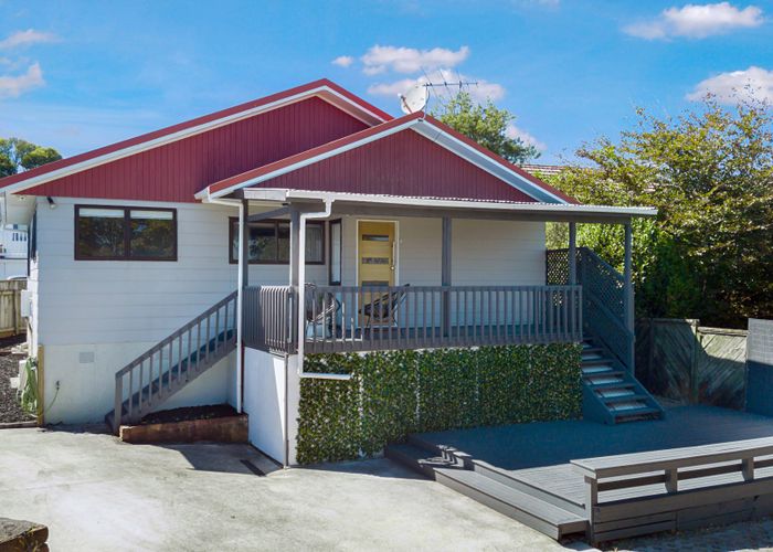  at 1/219 Glenfield Road, Hillcrest, Auckland