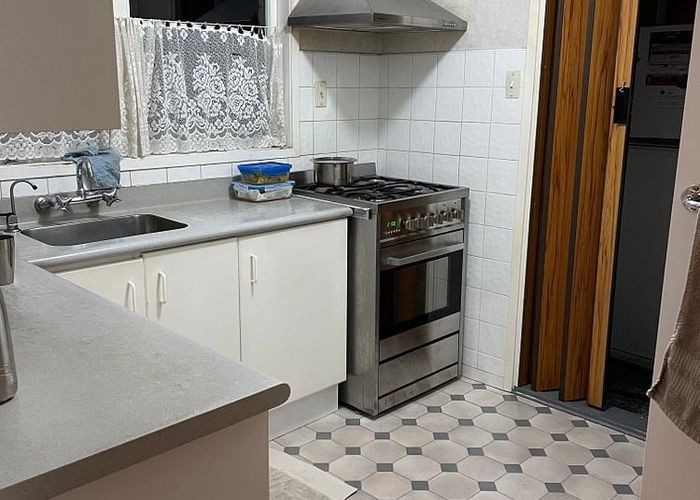  at 2/17 Jenelin Road, Glendene, Waitakere City, Auckland