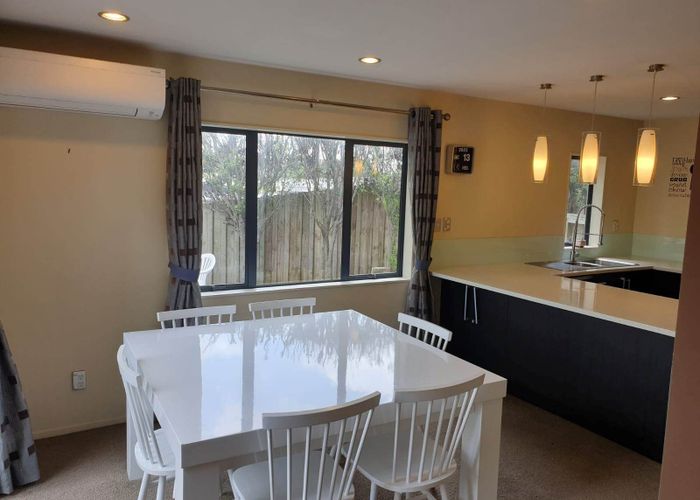  at 8A Ngatoa Place, Glenfield, North Shore City, Auckland